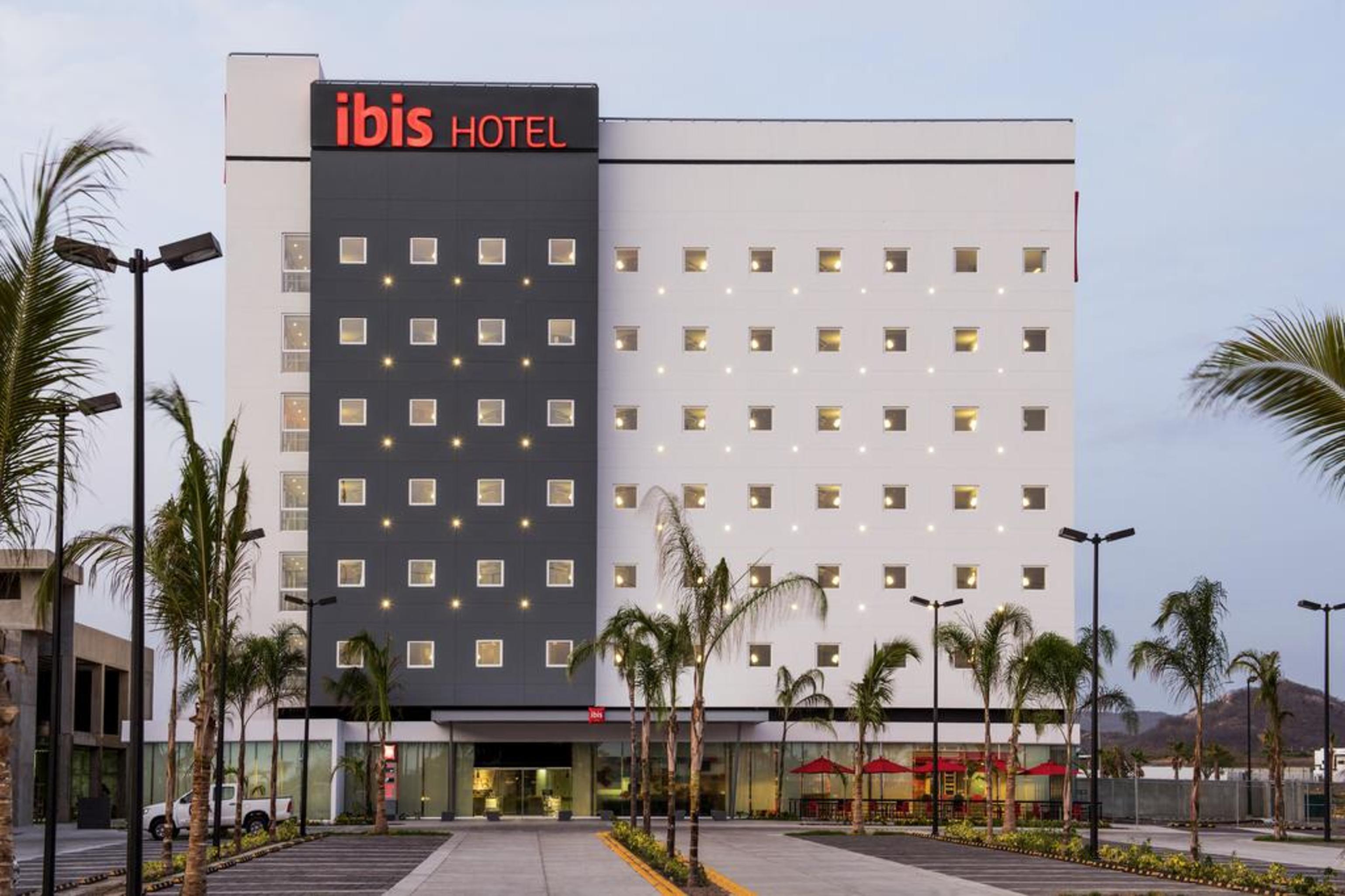 Ibis Mazatlan Marina Hotel Екстериор снимка
