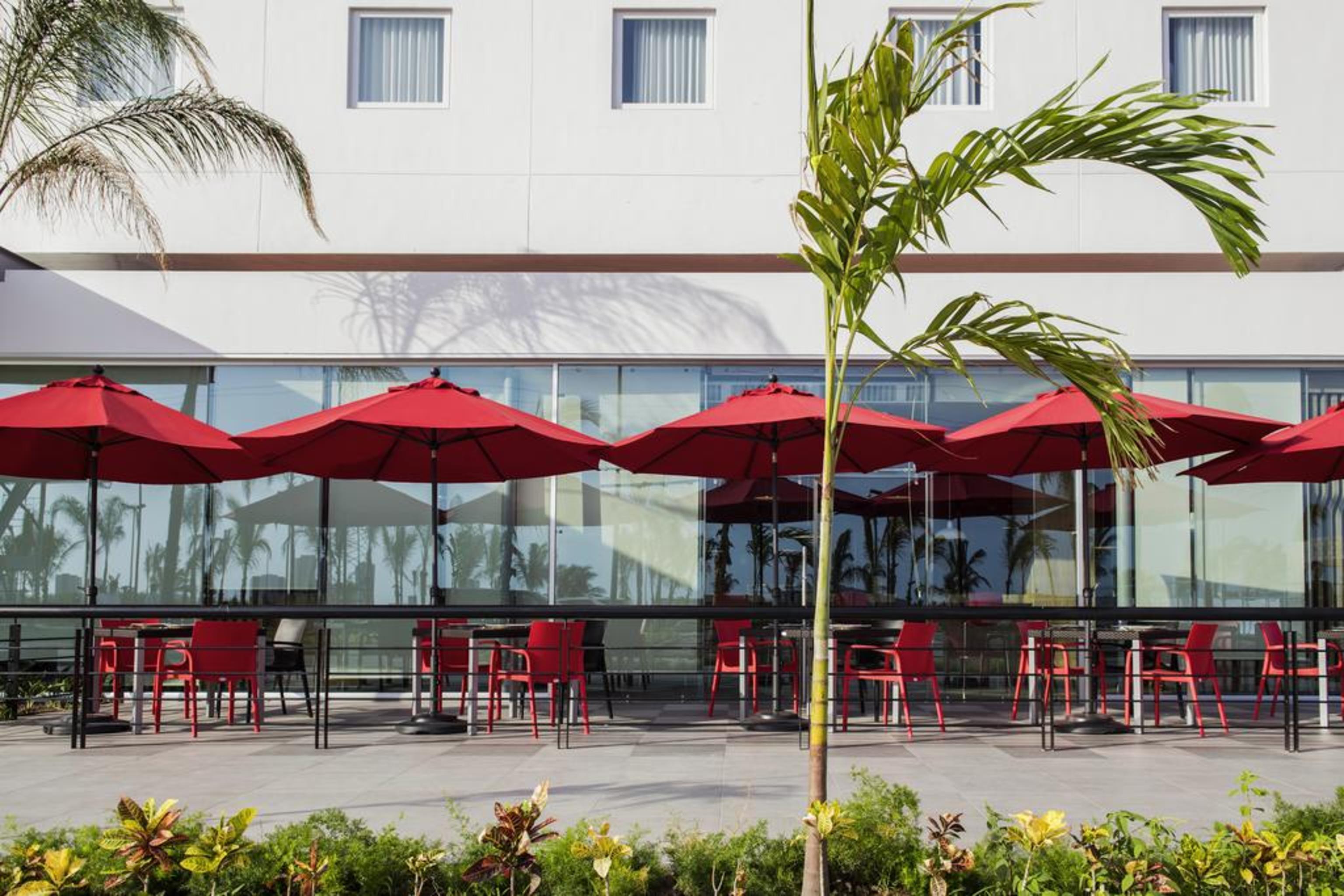 Ibis Mazatlan Marina Hotel Екстериор снимка